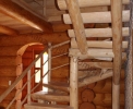 Schody drewniane dla domów z bali